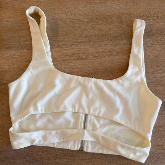 H:ours - Picture 2 of 3